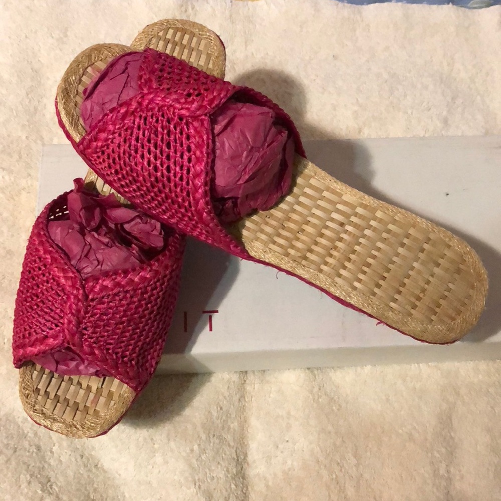 Woven Rattan Slippers. - Picture 3 of 4